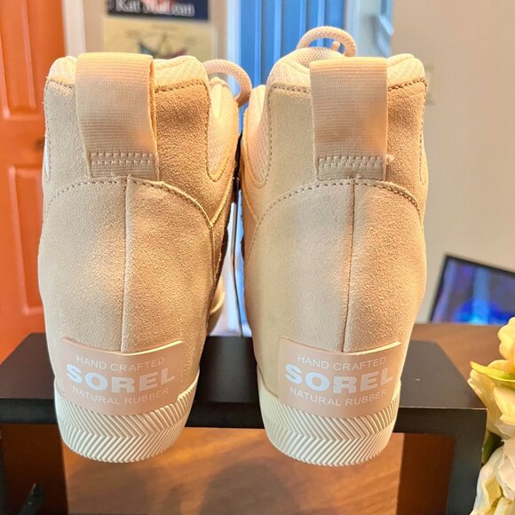 BRAND NEW Women's Sorel Out N About Sporty Wedge Sneaker Booties in Sand Size 9 - Picture 6 of 8
